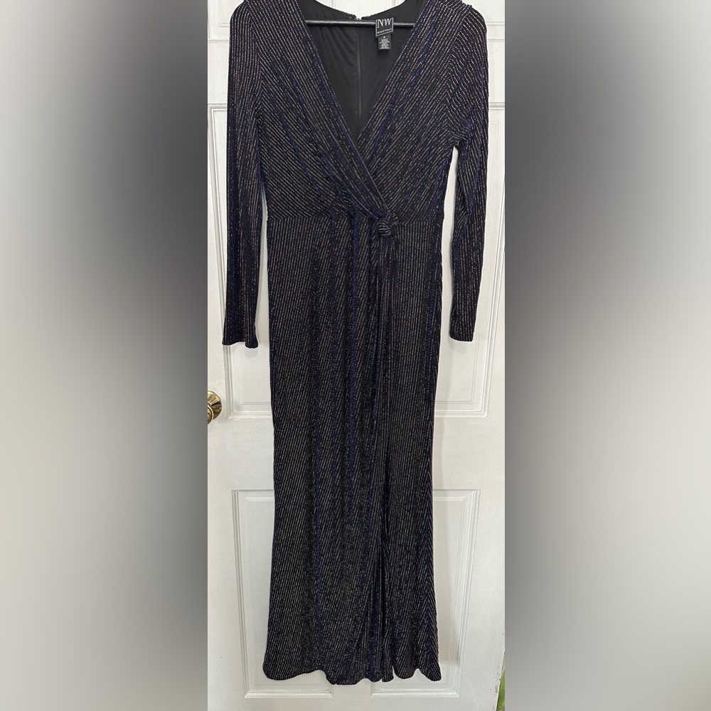 Excellent condition Nightway formal dress in size 8